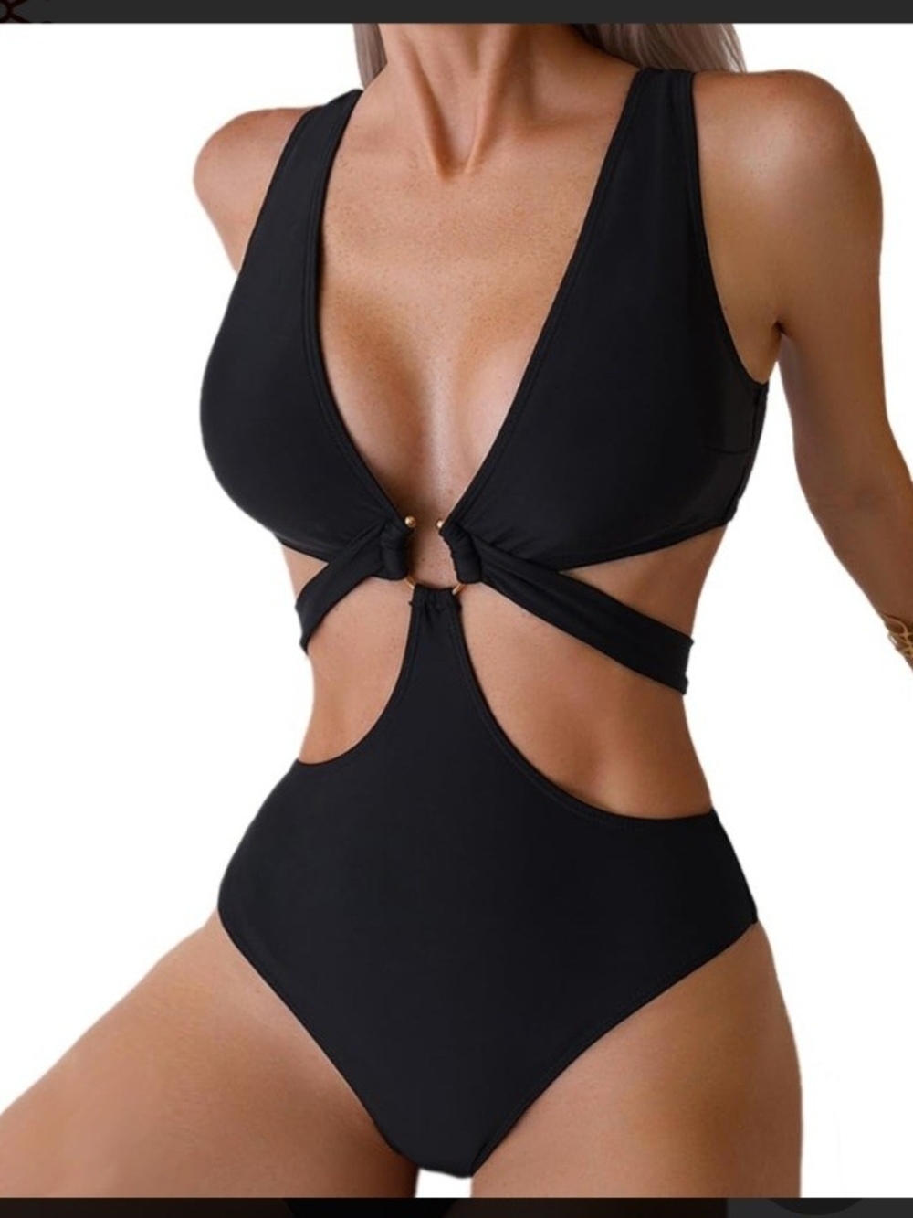 ☆ Sculpting Small Black Cutout One-Piece Swimsuit with Center Ring